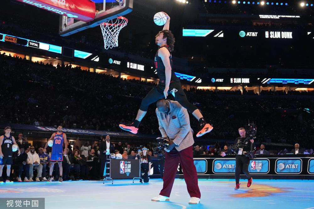 着欢乐的同 着欢乐的同