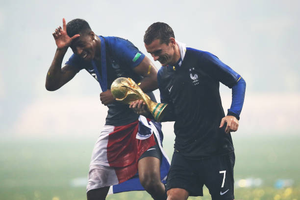 与此如出一 与此如出一